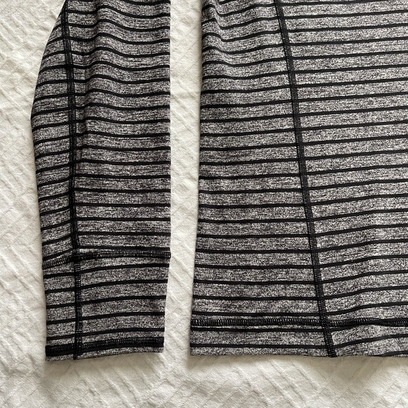 Lululemon Men long sleeve 1/4 zip shirt striped heathered black Medium - Picture 3 of 8
